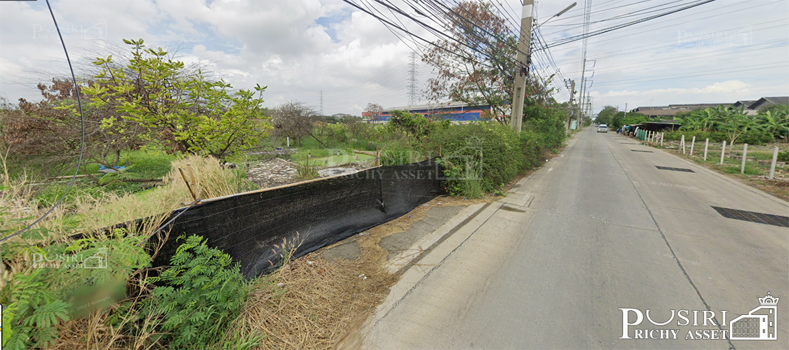 สร้างโรงงานได้ 13,000 ตร.ม. ที่สีม่วงเกือบ 13 ไร่ ฮวงจุ้ยดีหน้ากว้าง 94 ม. หันทิศใต้ รถเทรลเลอร์เข้า - ออกสะดวก ใกล้ถนนเศรษฐกิจเเละพุทธสาคร 