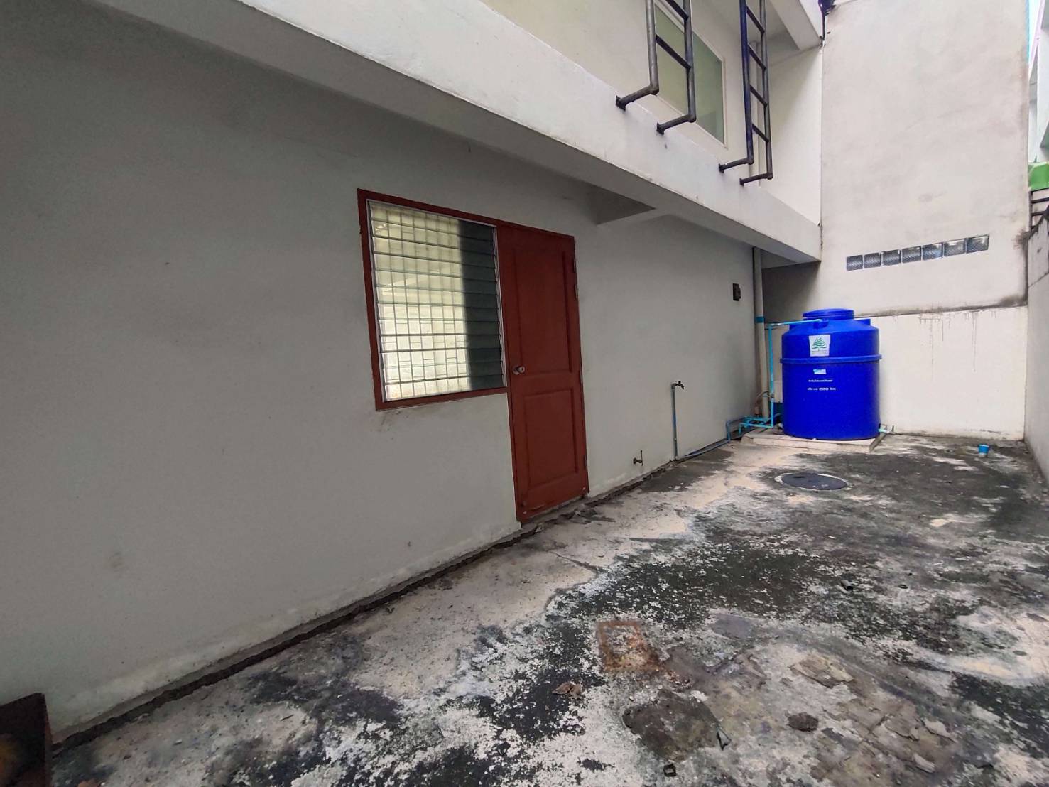 ขายตึกแถว 4 ชั้น 2 คูหา ตีทะลุ  522 ตร.ม. 32  วา  ติดถนน 8 เลน  ถนน  พุทธสาคร  อ้อมน้อย