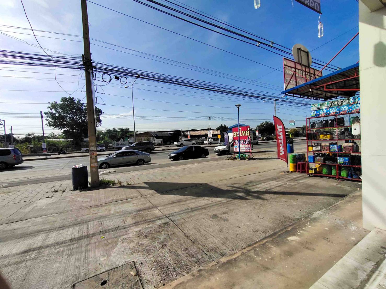 ขายตึกแถว 4 ชั้น 2 คูหา ตีทะลุ  522 ตร.ม. 32  วา  ติดถนน 8 เลน  ถนน  พุทธสาคร  อ้อมน้อย