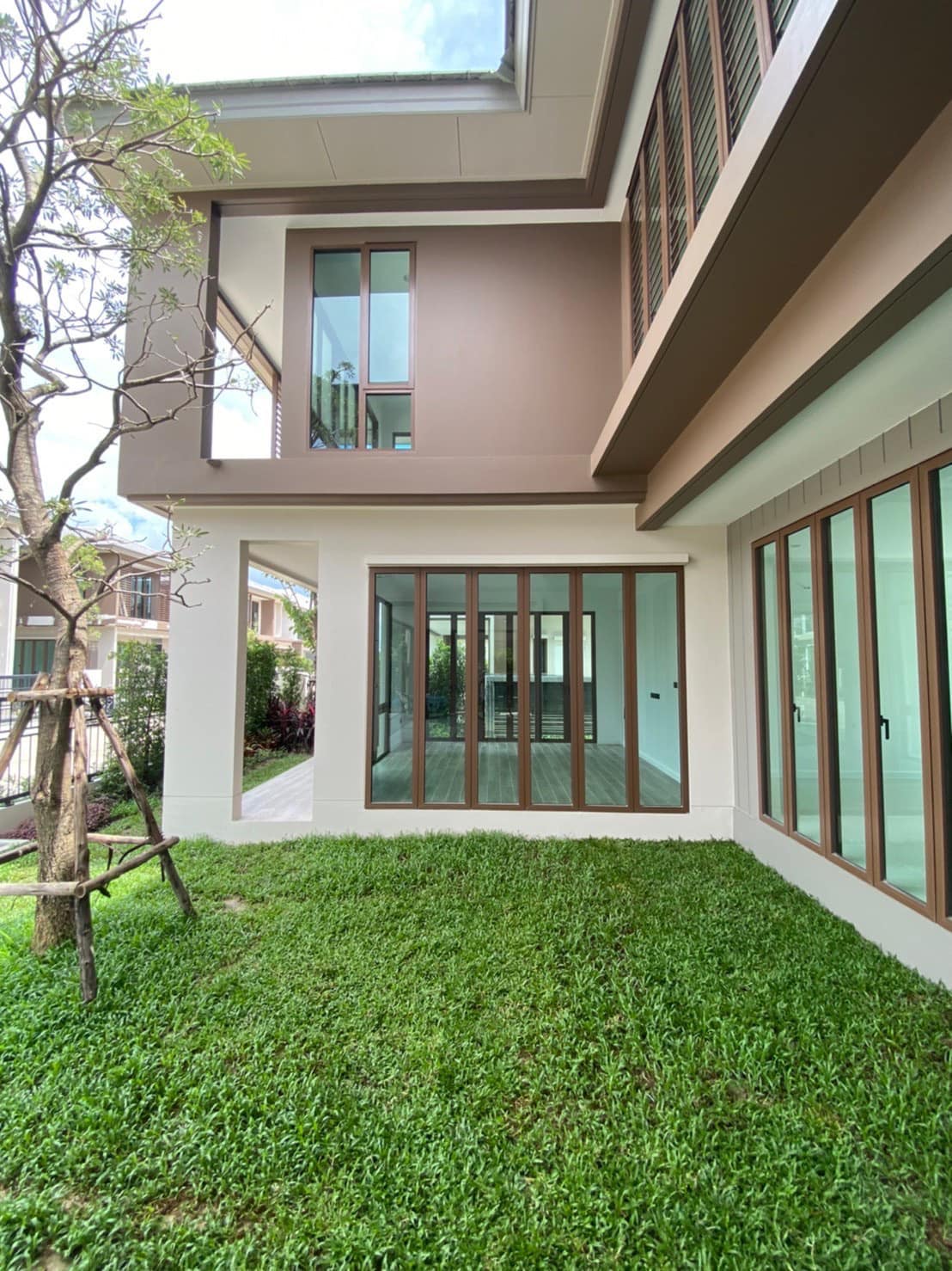 ขายบ้านเดี่ยวหมู่บ้านบุราสิริ กรุงเทพกรีฑา ตกแต่งพร้อมอยู่ (บ้านใหม่ไม่เคยมีคนเข้าอยู่)