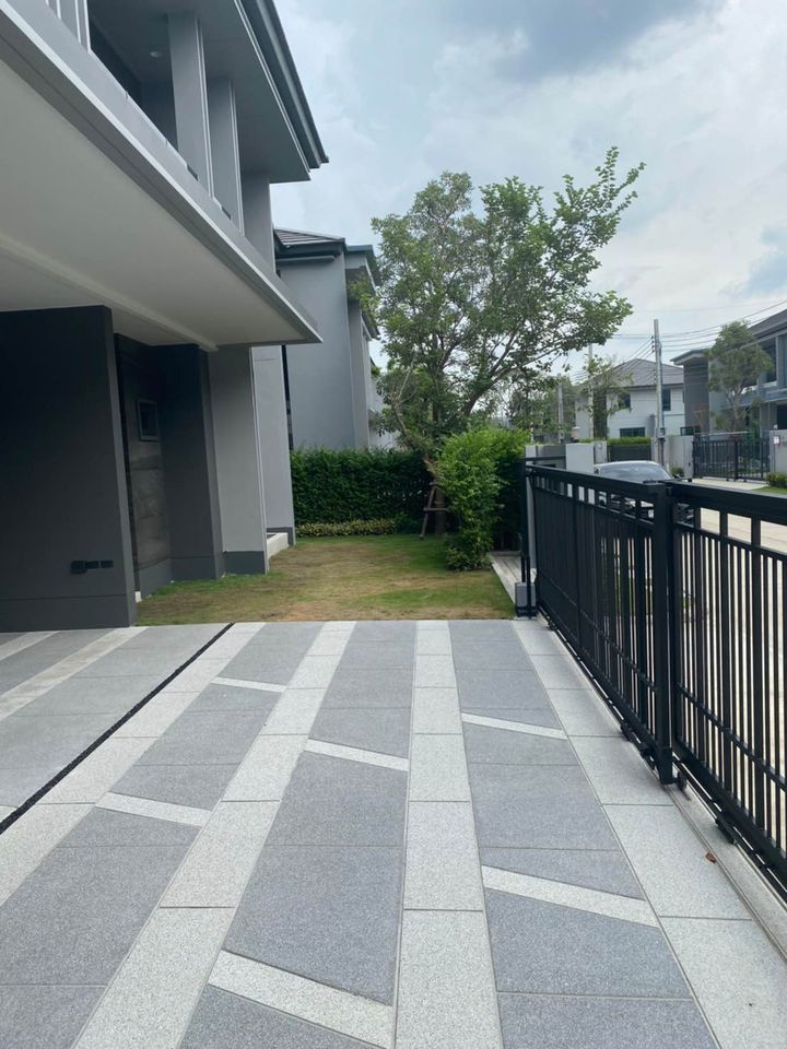 ขายบ้านเดี่ยวโครงการเศรษฐสิริ กรุงเทพกรีฑา 2 (บ้านเปล่า ไม่เคยมีใครเข้าอยู่ มีแบบบิ้วอินให้พร้อมตกแต่ง)