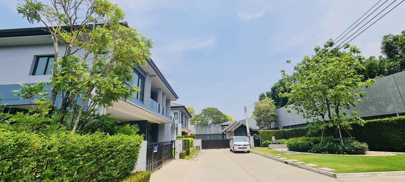 บ้านเศรษฐสิริ กรุงเทพกรีฑา 2 บ้านใหม่ยังไม่เคยเข้าอยู่ (รวมต่อเติม) ใกล้โรงเรียนนานาชาติ