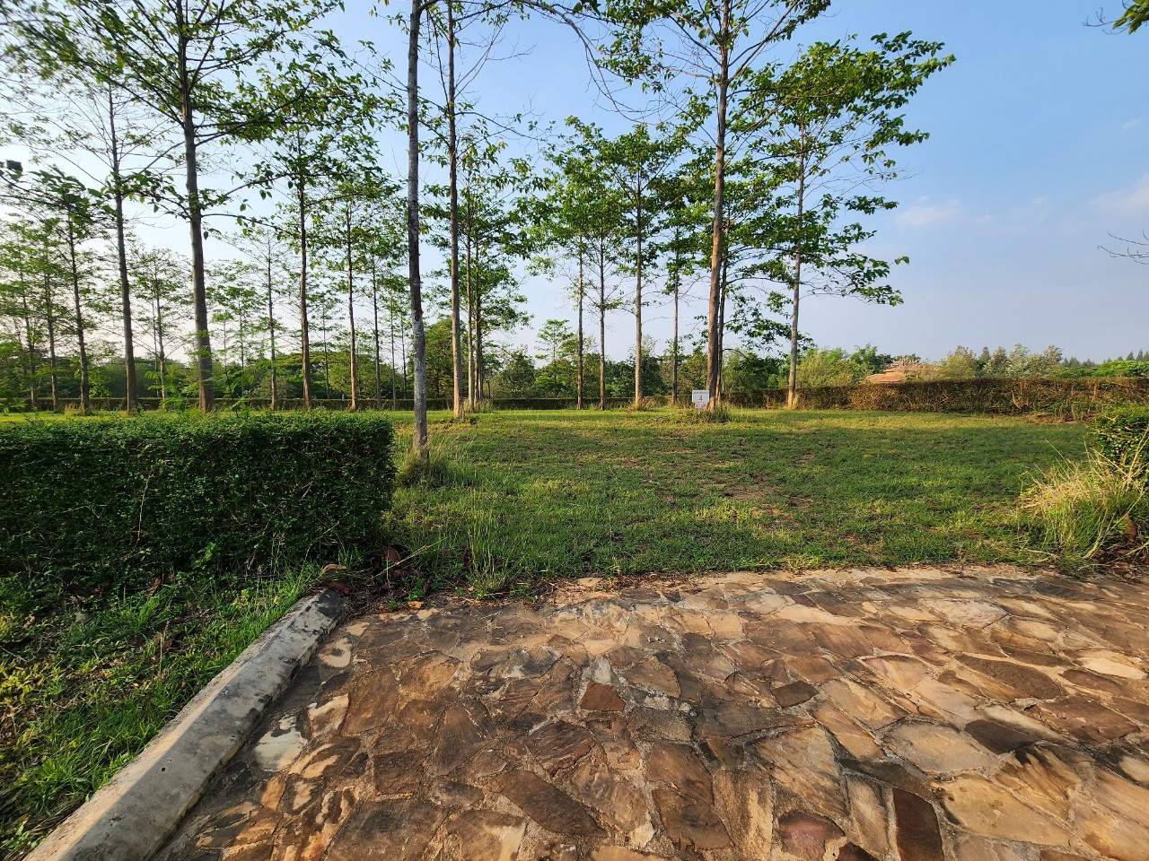 ที่ดินทอสคาน่า โซนเอ็กซ์คลูซีฟ x1 | ติดริมเขา | แปลงมุมโค้งสวย 1-0-7 ไร่. | 19.5 ล้าน