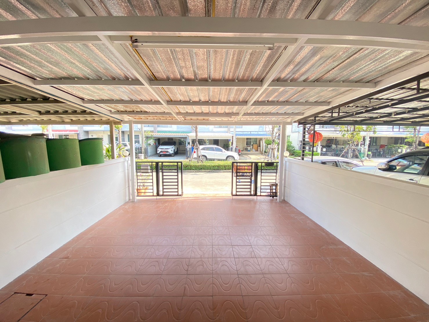 ขายถูก ทาวน์พลัส 3 ชั้น เทพารักษ์ ติดโรงพยาบาลบางนา5, ใกล้สนามบินสุวรรณภูมิ, ตกแต่งใหม่ๆ
