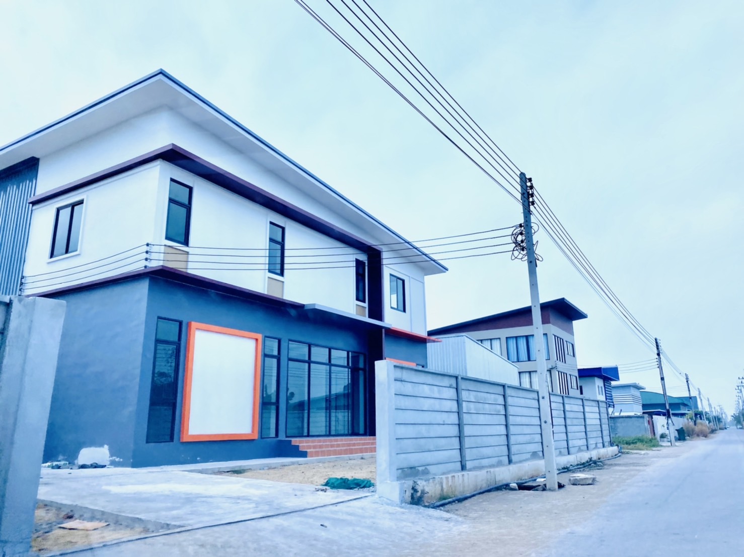 โกดัง ออฟฟิศ โรงงาน สวยๆมีหลายแบบอยู่ในย่าน นนทบุรี ไทรน้อย ราษฎร์นิยม