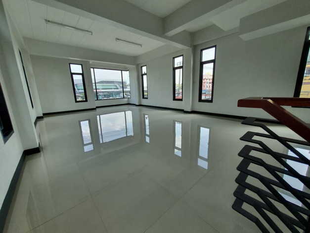 ขายอาคารพาณิชย์ 3 ชั้น พร้อมโฉนด ตึกใหม่ ทำเลทอง ติดถนนพหลโยธินเส้นหลัก ลพบุรี