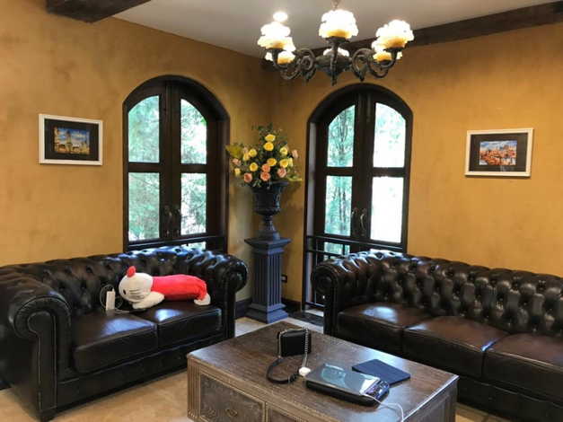 ขายบ้านเขาใหญ่ ถนนธนะรัตน์  ตำบลหมูสี เขาใหญ่ อำเภอปากช่อง  ใกล้ปาลิโอเขาใหญ่ (เจ้าของขายเอง)