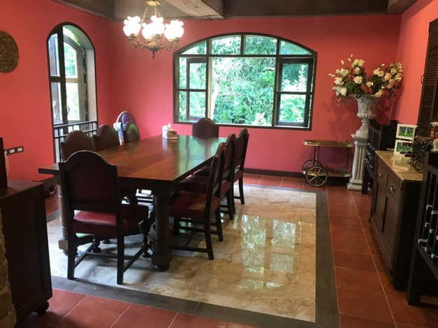 ขายบ้านเขาใหญ่ ถนนธนะรัตน์  ตำบลหมูสี เขาใหญ่ อำเภอปากช่อง  ใกล้ปาลิโอเขาใหญ่ (เจ้าของขายเอง)