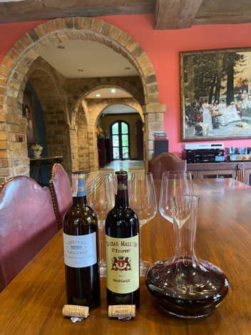 ขายบ้านเขาใหญ่ ถนนธนะรัตน์  ตำบลหมูสี เขาใหญ่ อำเภอปากช่อง  ใกล้ปาลิโอเขาใหญ่ (เจ้าของขายเอง)