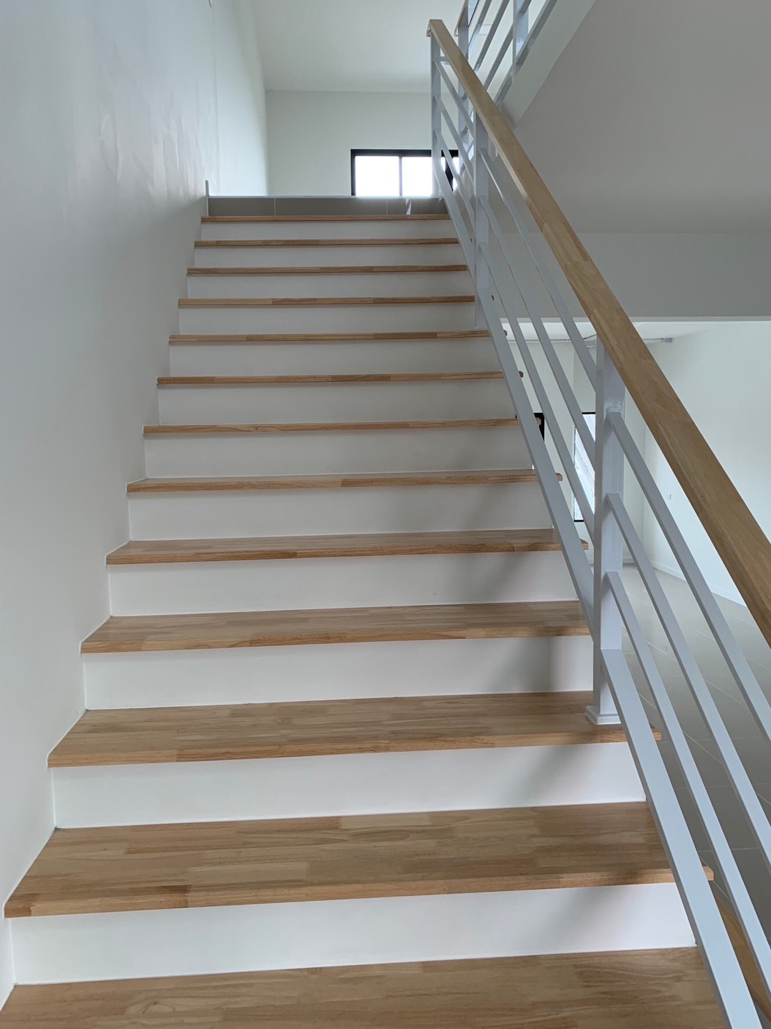 ขายตึกพาณิชย์ 3 ชั้น พร้อมต่อเติมหลังคา 2 ชั้น