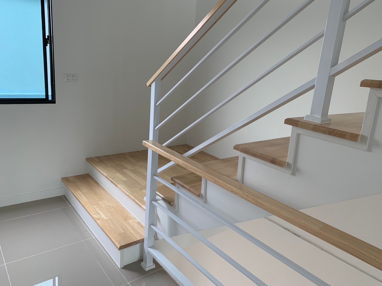 ขายตึกพาณิชย์ 3 ชั้น พร้อมต่อเติมหลังคา 2 ชั้น