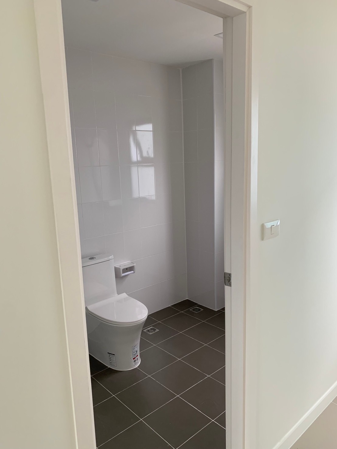 ขายตึกพาณิชย์ 3 ชั้น พร้อมต่อเติมหลังคา 2 ชั้น