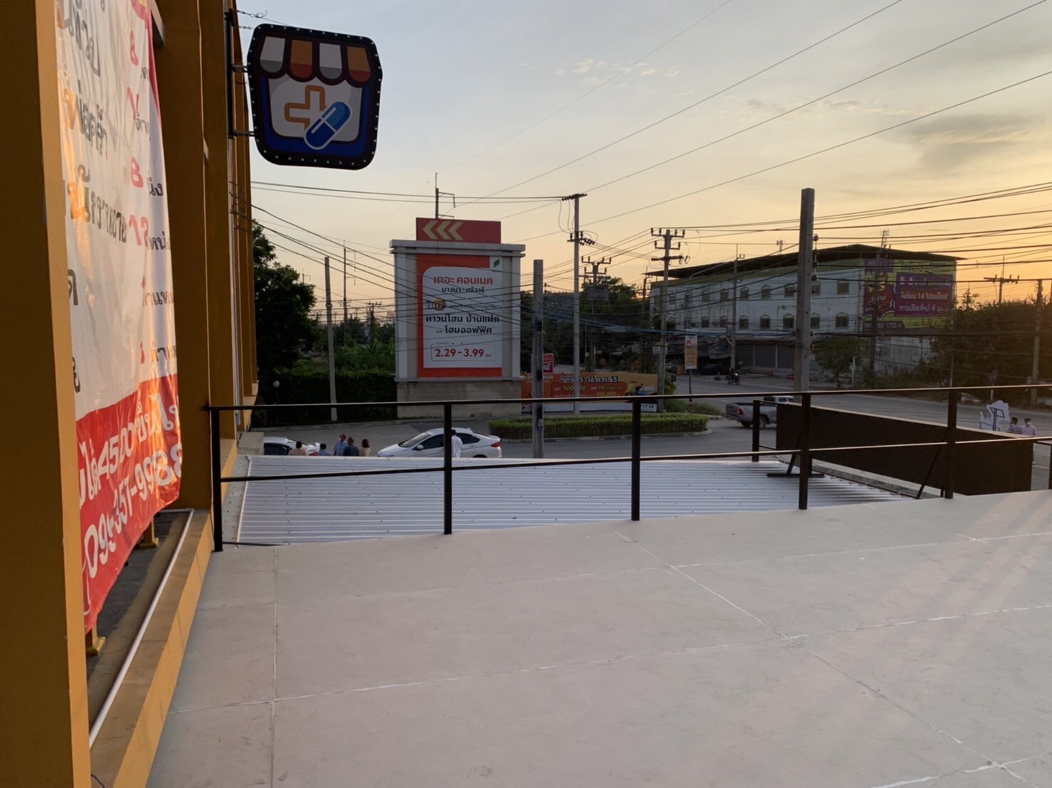 ขายตึกพาณิชย์ 3 ชั้น พร้อมต่อเติมหลังคา 2 ชั้น