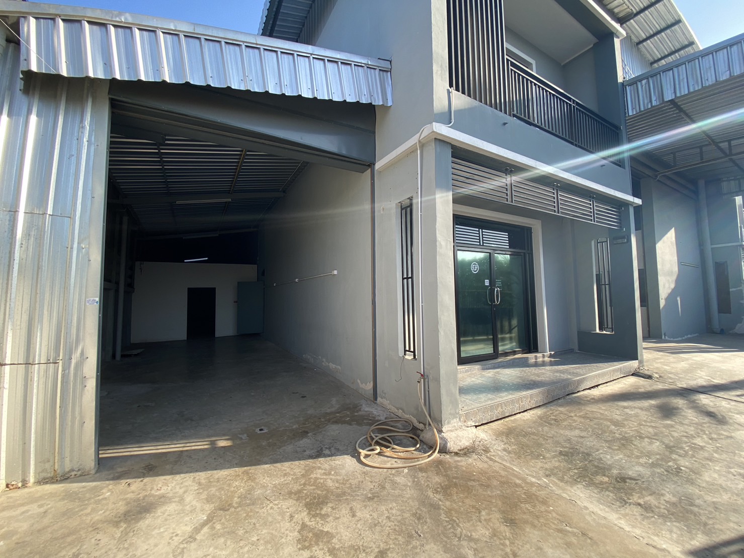 ขาย หรือ ให้เช่า โกดัง โรงงาน โครงการทรัพย์รุ่งเรือง (คอกกระบือ) สมุทรสาคร