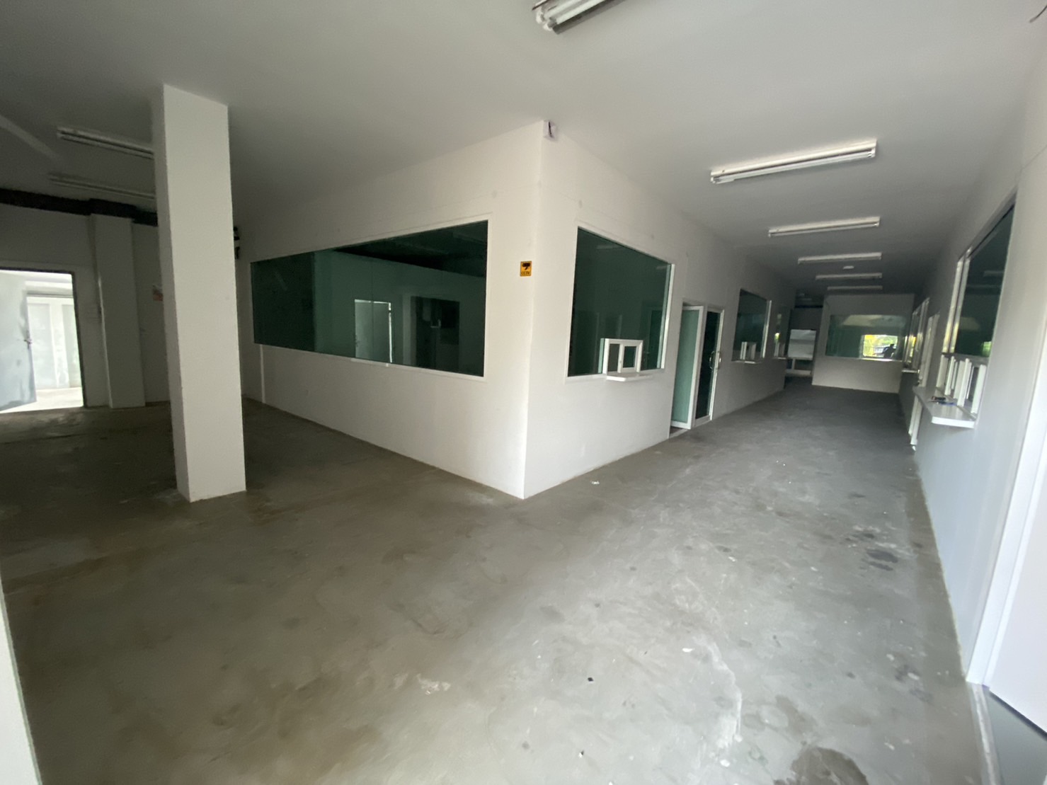 ขาย หรือ ให้เช่า โกดัง โรงงาน โครงการทรัพย์รุ่งเรือง (คอกกระบือ) สมุทรสาคร