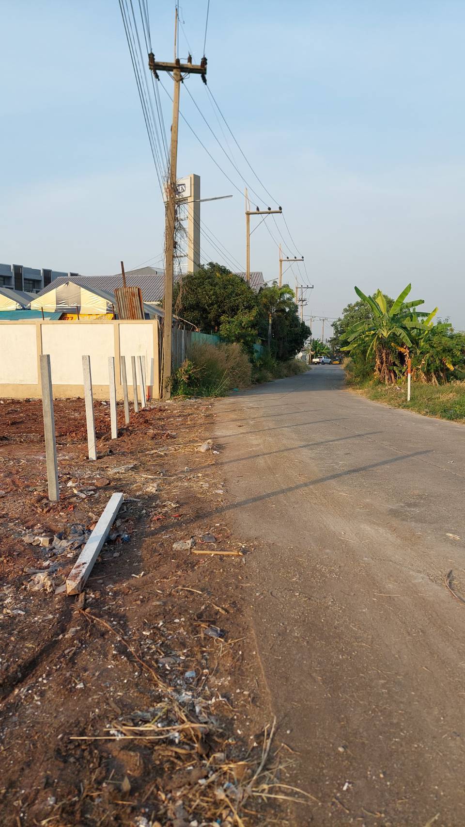 ที่ดินติดถนนสายใยรัก2ไร่ ติดถนนหน้าหลัง ใกล้แยกดอนไก่ดี