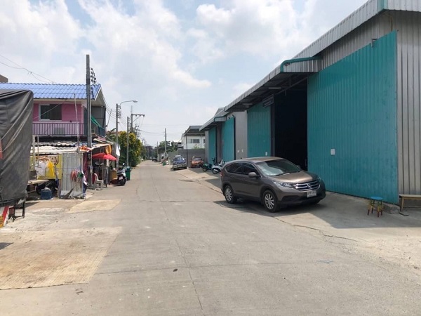 โกดังให้เช่า ซอยโพธ์แก้ว 3 ขนาด 300 ตรม รถสามารถเข้าได้ทุกขนาด ใกล้ โรงพยาบาลลาดพร้าว และ เดอะมอลล์บางกะปิ รถไฟฟ้าสายสีเหลือง