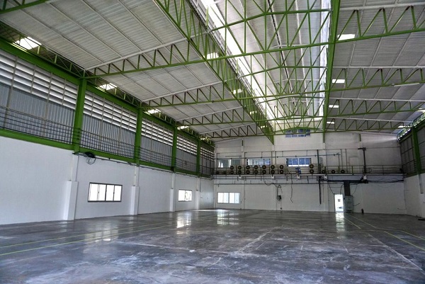 ให้เช่าโกดังพร้อม Office ขนาด 750 ตร.ม ลาดกระบัง สำนักงาน 2 ชั้น ชั้นละ 264 ตร.ม โกดังรับน้ำหนักได้ 5 ตัน/ตร.ม. ไฟฟ้า 3 เฟส