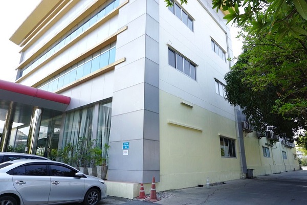 ให้เช่าโกดังพร้อม Office ขนาด 750 ตร.ม ลาดกระบัง สำนักงาน 2 ชั้น ชั้นละ 264 ตร.ม โกดังรับน้ำหนักได้ 5 ตัน/ตร.ม. ไฟฟ้า 3 เฟส