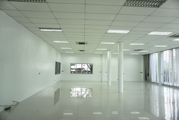 ให้เช่าโกดังพร้อม Office ขนาด 750 ตร.ม ลาดกระบัง สำนักงาน 2 ชั้น ชั้นละ 264 ตร.ม โกดังรับน้ำหนักได้ 5 ตัน/ตร.ม. ไฟฟ้า 3 เฟส