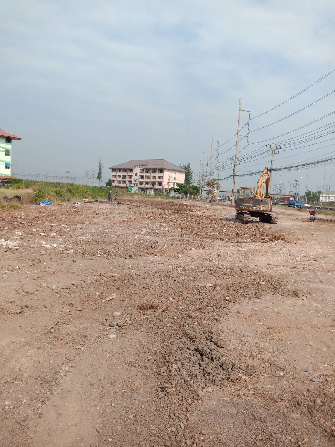 ที่ดินติดถนนพระราม2กม.44ขาเข้า เนื้อที่3ไร่ หน้ากว้างติดถนน200เมตร