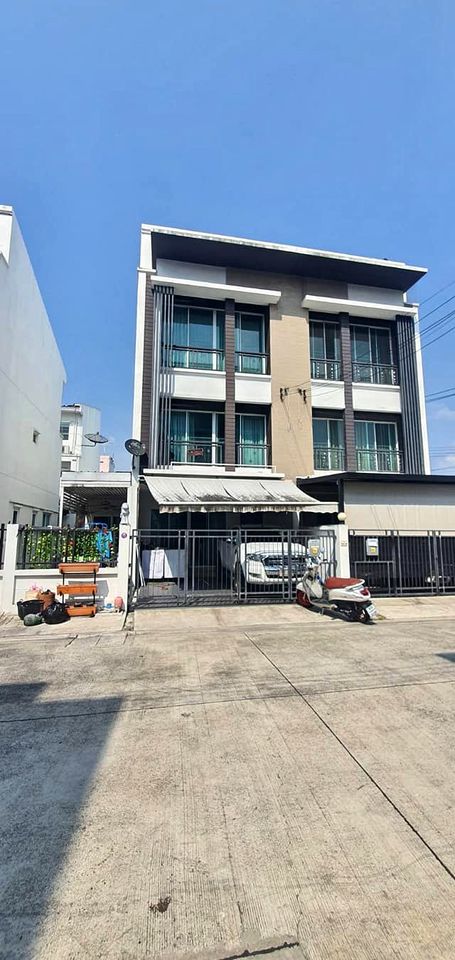เช่าบ้าน กลางเมือง โชคชัย4 ซอย 50 ขนาด 28ตรว.