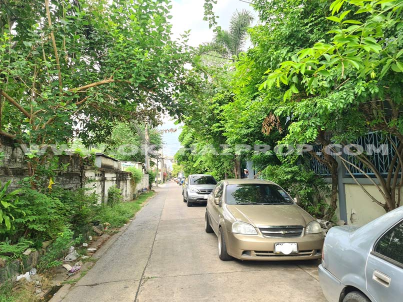 ที่ดิน ถ.กรุงเทพ-นนทบุรี บางซื่อ