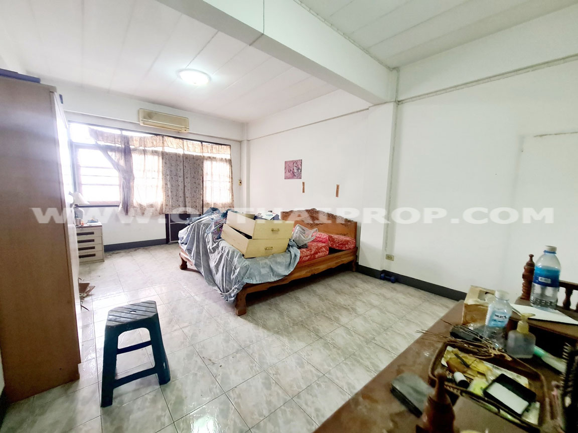 อาคารพาณิชย์ 3.5 ชั้น ถ.กรุงเทพ-นนทบุรี บางซื่อ