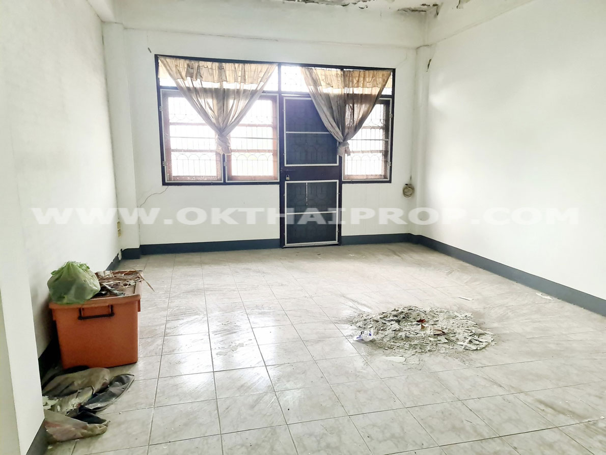 อาคารพาณิชย์ 3.5 ชั้น ถ.กรุงเทพ-นนทบุรี บางซื่อ