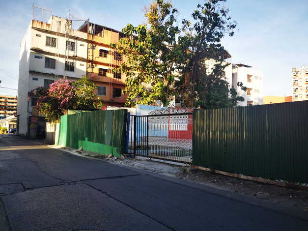 ขายที่ดิน 168 ตรว. ถนนศรีนครินทร์ 40-42 ตรงข้ามซีคอนสแควร์ ใกล้ MRT  