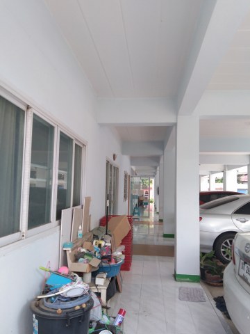 หอพักทำเลดี  42 ห้องใ ใกล้ห้างพรอมเมนาด้า ห้างบิ๊ก C ดอนจั่น  จอดรถยนต์ได้ 14-15 คัน  จอดมอเตอร์ไซต์ได้ 30 คัน มีห้อง แอร์ 22 ห้อง ห้องพัดลม 20 ห้อง  อายุตึก 7 ปี   ต.ท่าศาลา อ.เมือง จ.เชียงใหม่ 