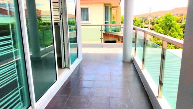 ขายบ้านเดี่ยว 2 ชั้น หมู่บ้านชวนชมพาร์ค 2  เนื้อที่  71.6  ตรว. ใกล้รถไฟฟ้าสายสีม่วง ( บางใหญ่-เตาปูน ) บางกรวย-ไทรน้อย