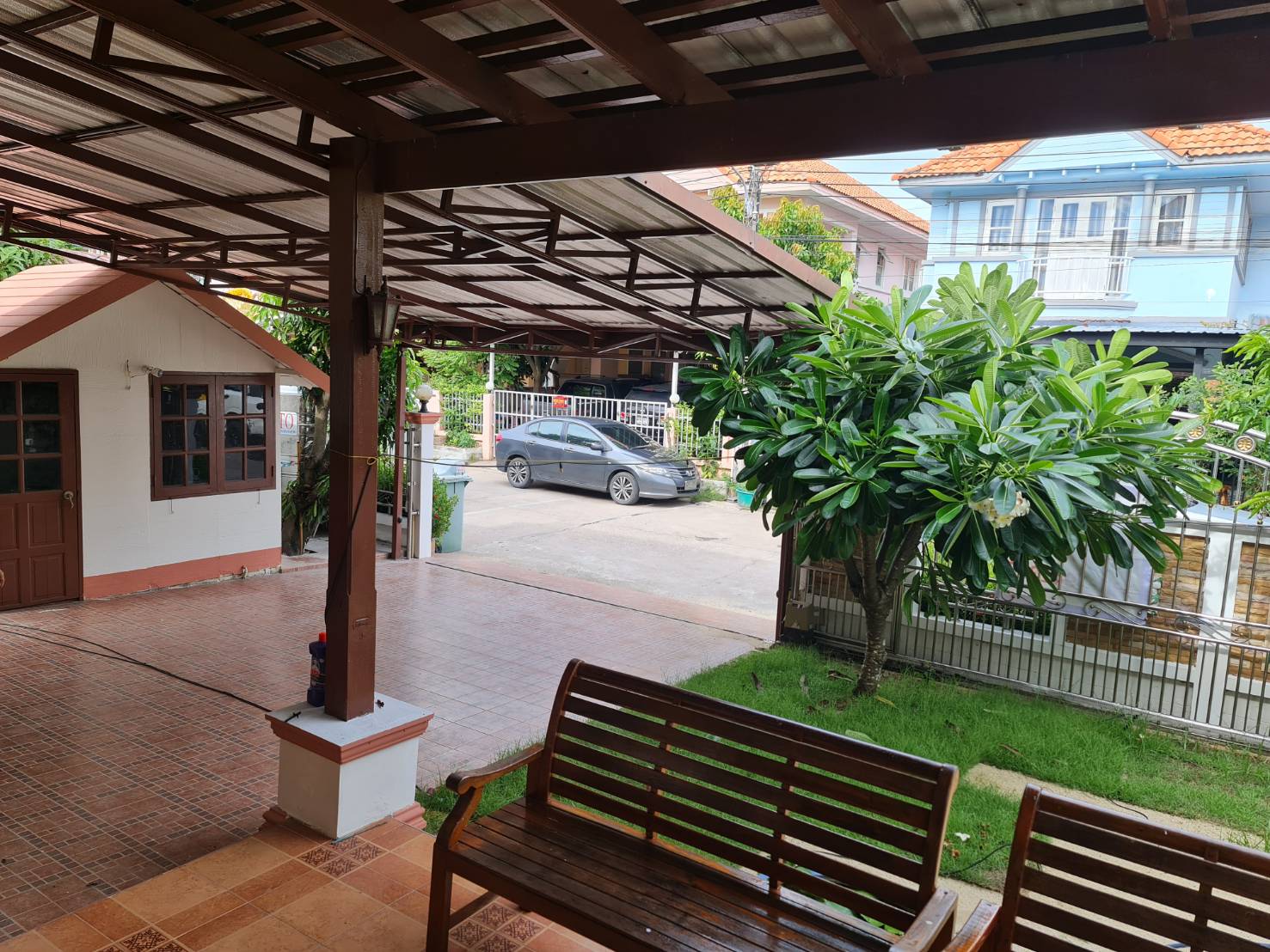 ขายด่วนบ้านเดี่ยว 2 ชั้น หมู่บ้านกฤษณาเฮ้าส์ ต.บางเสาธง อ.บางบางเสาธง