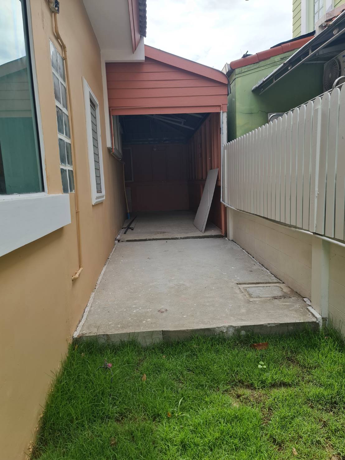 ขายด่วนบ้านเดี่ยว 2 ชั้น หมู่บ้านกฤษณาเฮ้าส์ ต.บางเสาธง อ.บางบางเสาธง