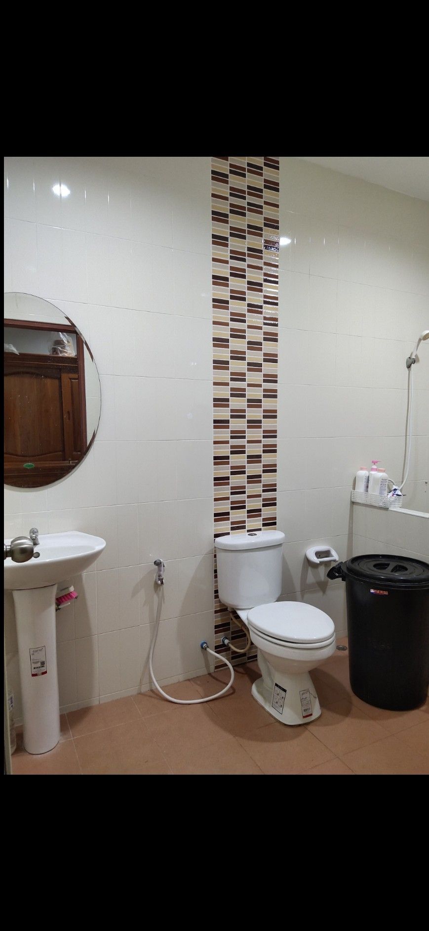 ขายด่วนตึกแถว 2 ชั้นแถวสุราษฎร์ธานี ติดถนนมีรถสวนทางได้ติดกับ ซ.ค่าย อ.ส.14 ต.บางกุ้ง