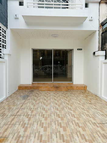 ขายบ้านทาวน์โฮม 2 ชั้น โครงการพูนสินธานี 3  ใกล้สถานีรถไฟฟ้า กรุงเทพฯ