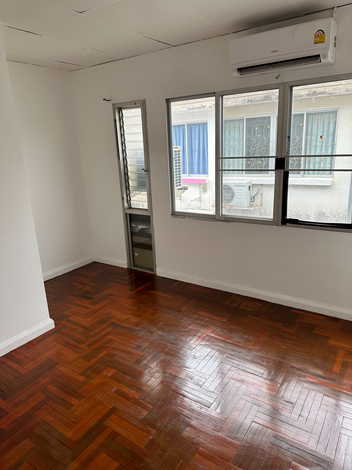 ขายบ้านทาวน์โฮม 2 ชั้น โครงการพูนสินธานี 3  ใกล้สถานีรถไฟฟ้า กรุงเทพฯ