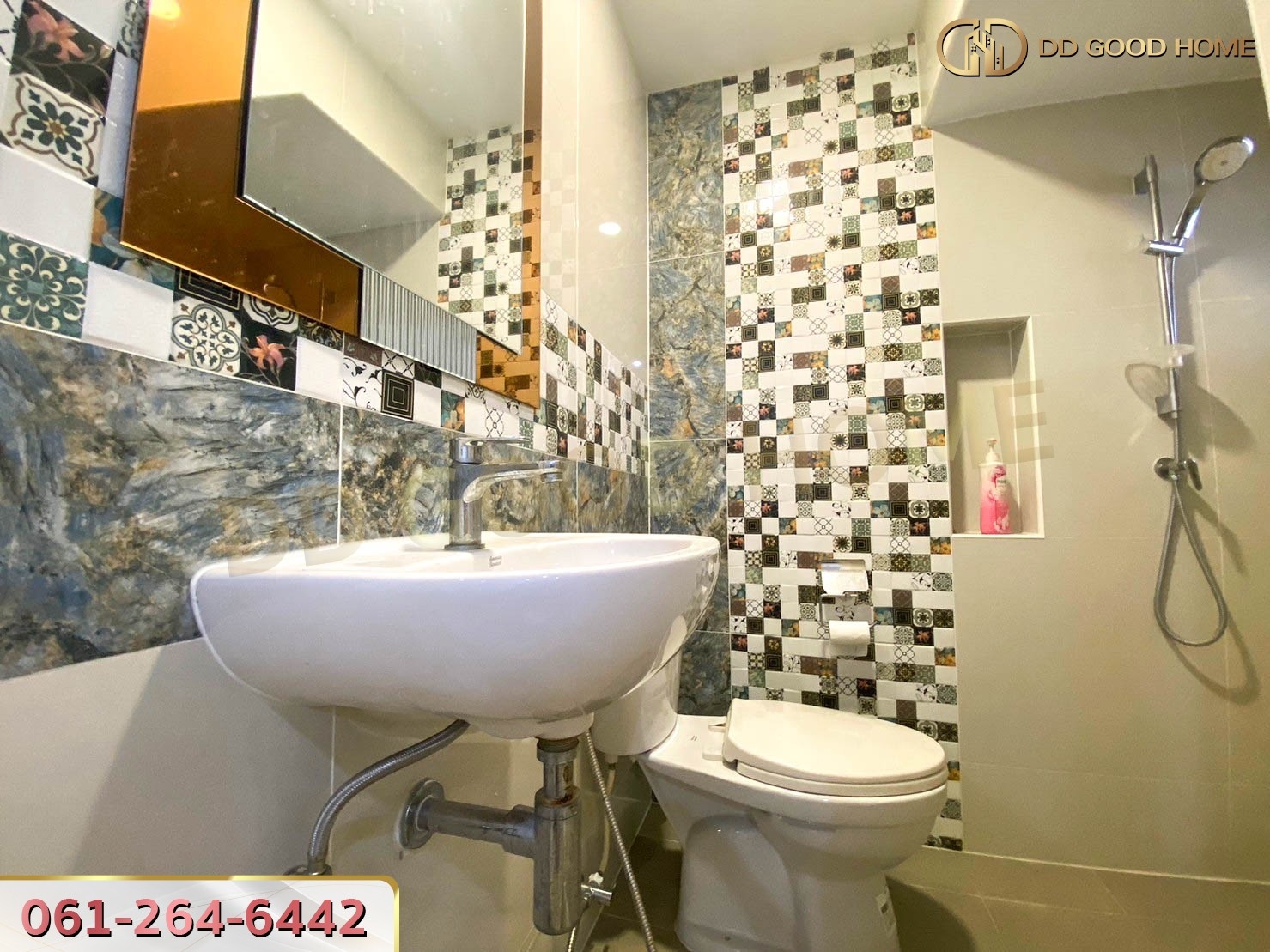 หมู่บ้านโกลเด้นท์ ทาวน์ 2 ปิ่นเกล้า-จรัญสนิทวงศ์ ทาวน์เฮ้าส์ 2 ชั้น ต.บางกรวย จ.นนทบุรี