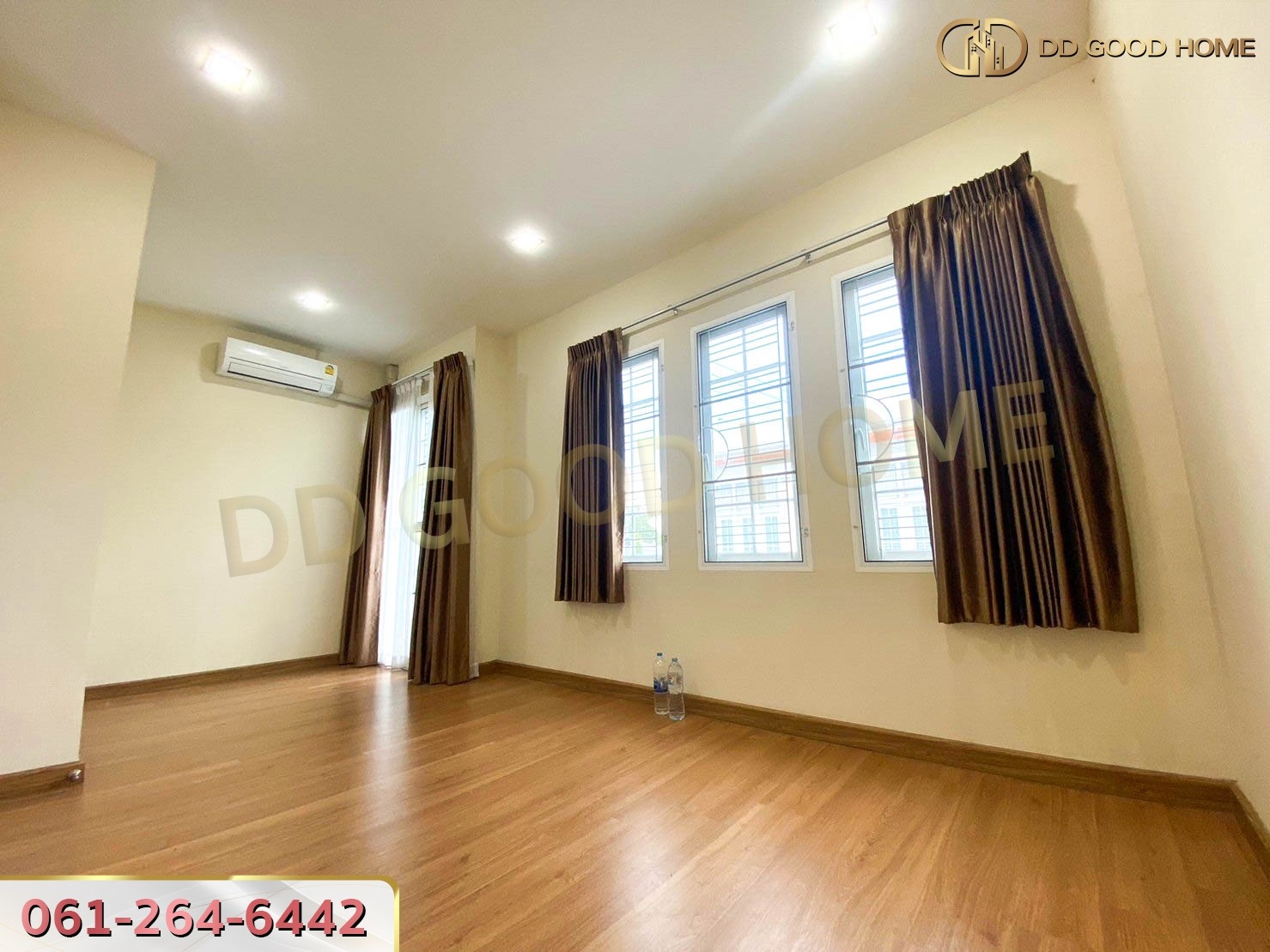 หมู่บ้านโกลเด้นท์ ทาวน์ 2 ปิ่นเกล้า-จรัญสนิทวงศ์ ทาวน์เฮ้าส์ 2 ชั้น ต.บางกรวย จ.นนทบุรี