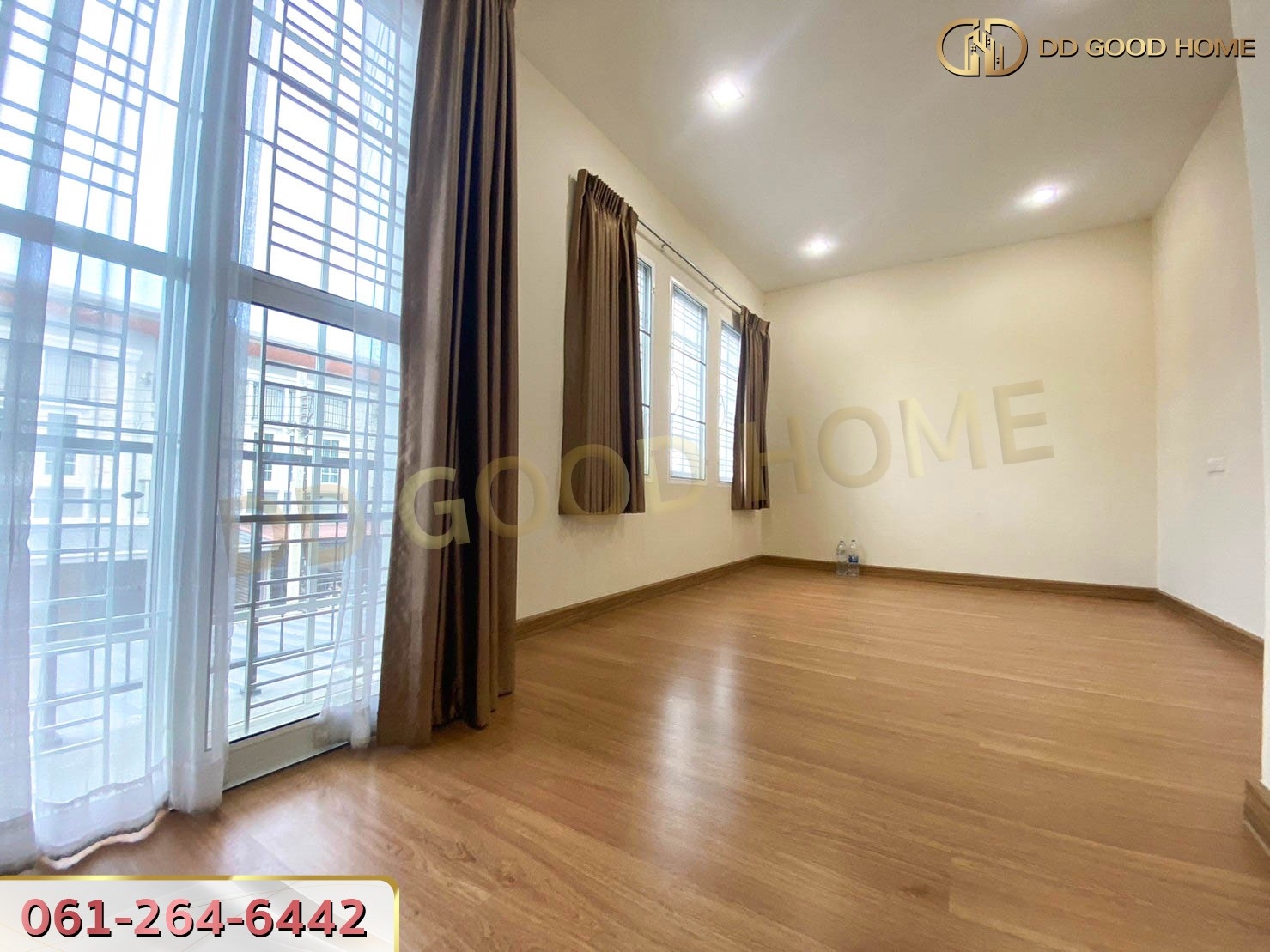 หมู่บ้านโกลเด้นท์ ทาวน์ 2 ปิ่นเกล้า-จรัญสนิทวงศ์ ทาวน์เฮ้าส์ 2 ชั้น ต.บางกรวย จ.นนทบุรี