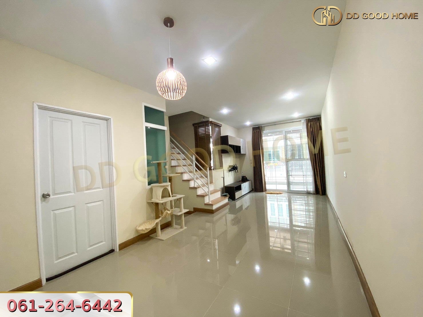 หมู่บ้านโกลเด้นท์ ทาวน์ 2 ปิ่นเกล้า-จรัญสนิทวงศ์ ทาวน์เฮ้าส์ 2 ชั้น ต.บางกรวย จ.นนทบุรี