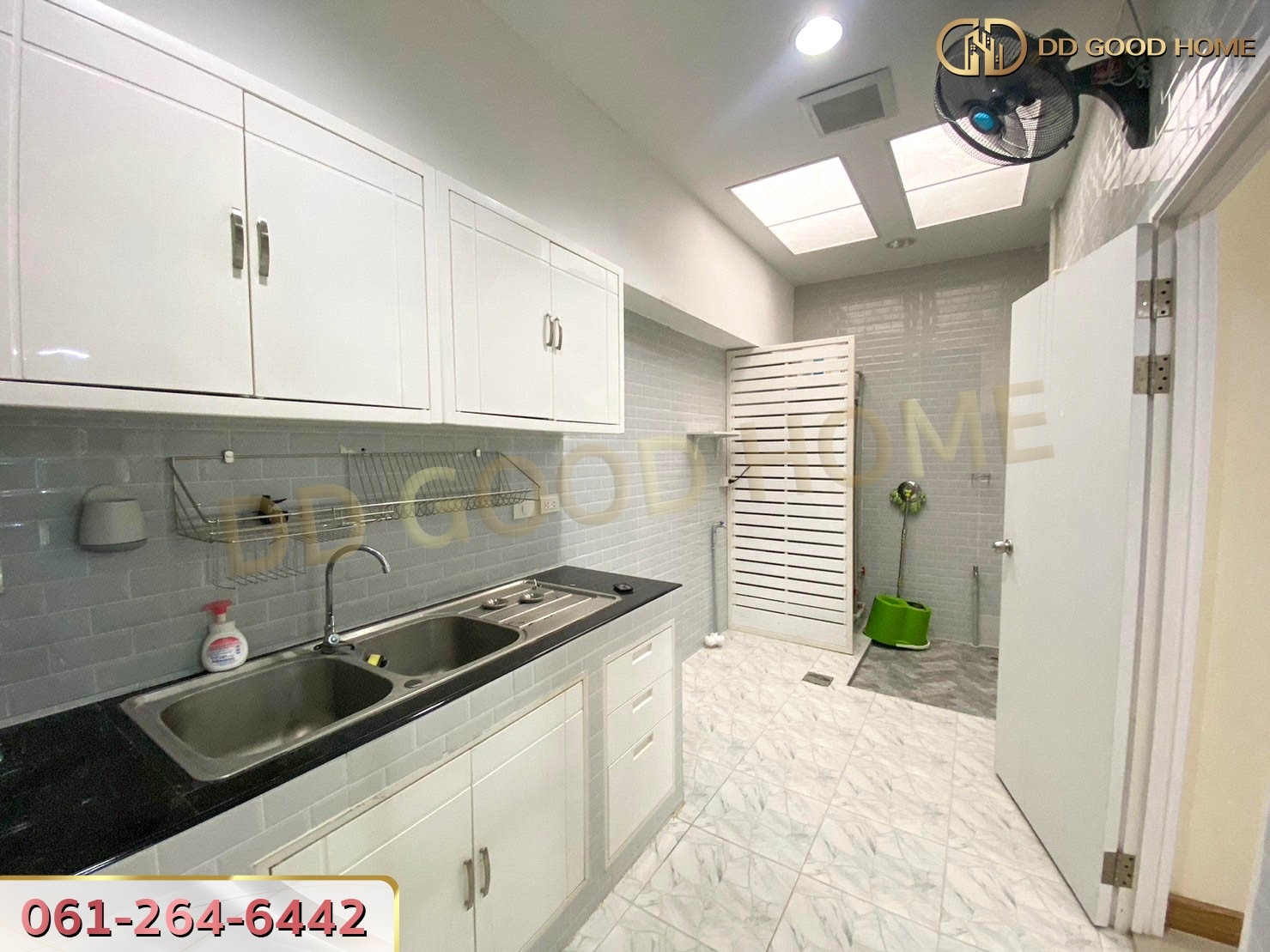 หมู่บ้านโกลเด้นท์ ทาวน์ 2 ปิ่นเกล้า-จรัญสนิทวงศ์ ทาวน์เฮ้าส์ 2 ชั้น ต.บางกรวย จ.นนทบุรี