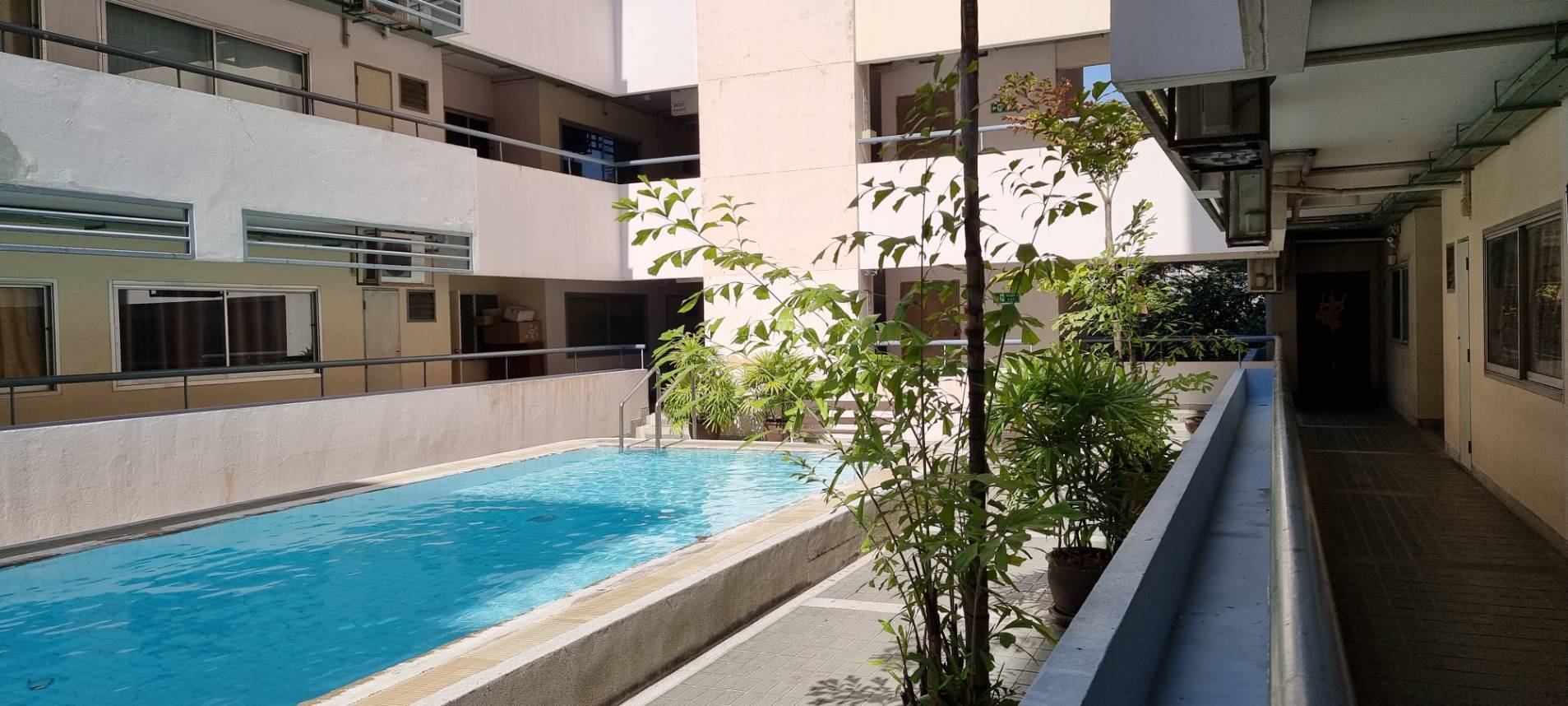 ขายห้องชุด GARDEN COURT CONDO ( คอนโดบ้านรวงข้าว )