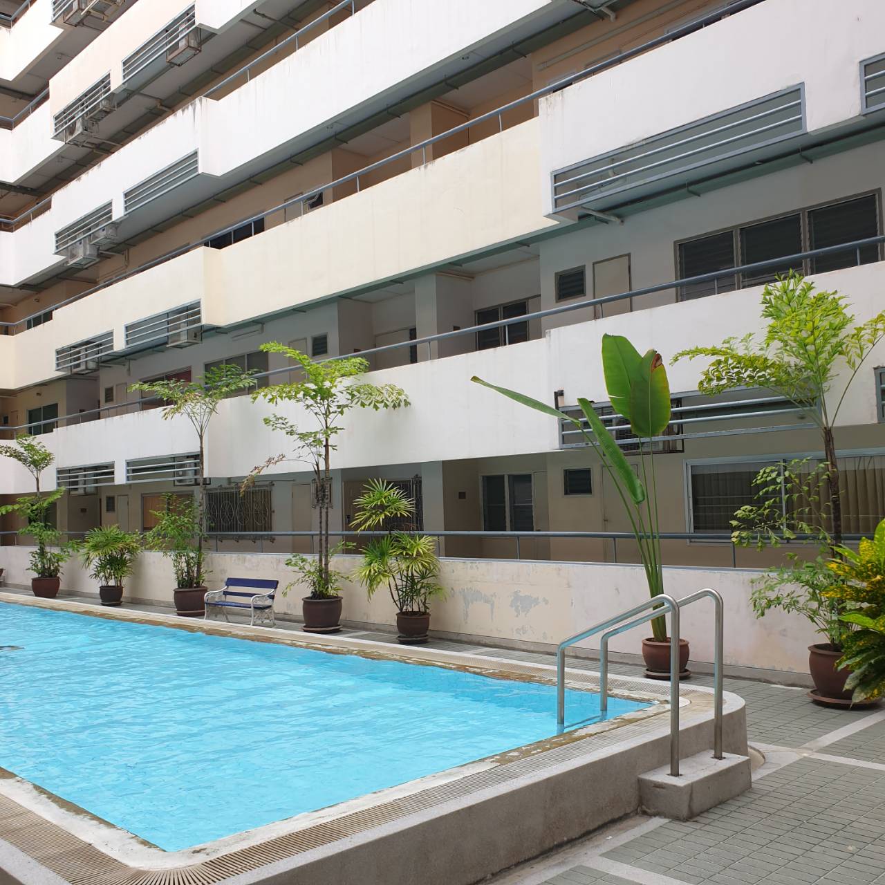 ขายห้องชุด GARDEN COURT CONDO ( คอนโดบ้านรวงข้าว )