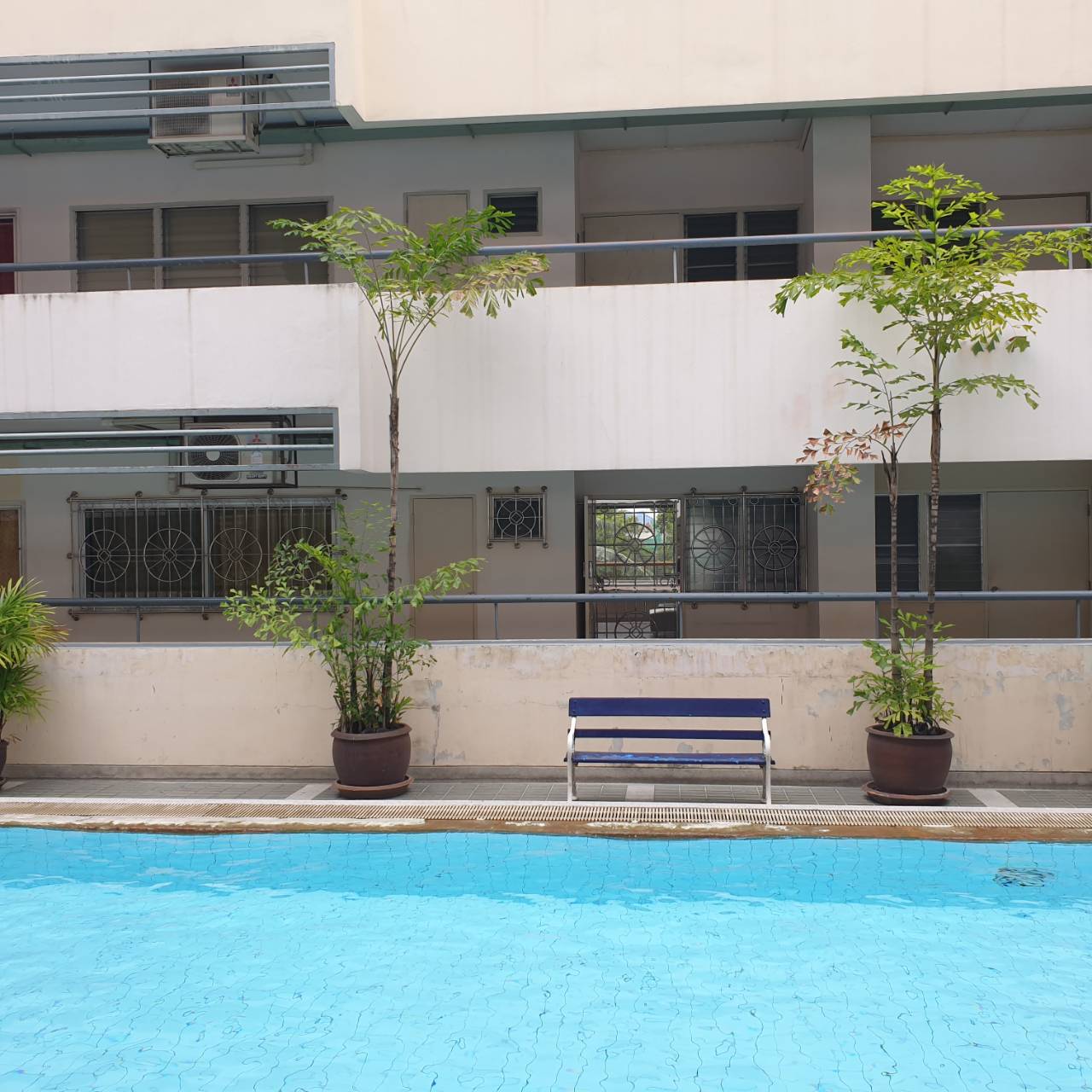 ขายห้องชุด GARDEN COURT CONDO ( คอนโดบ้านรวงข้าว )