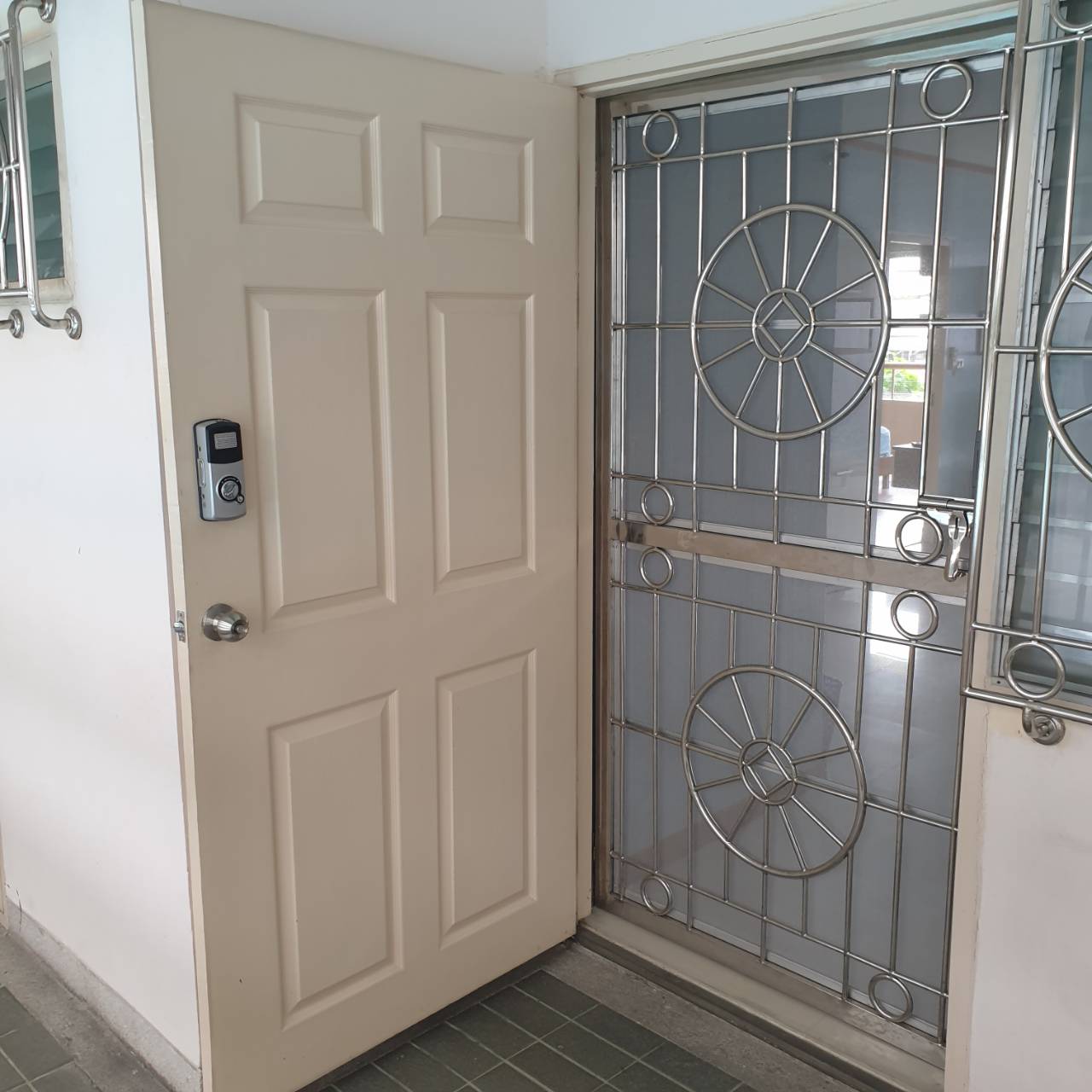 ขายห้องชุด GARDEN COURT CONDO ( คอนโดบ้านรวงข้าว )