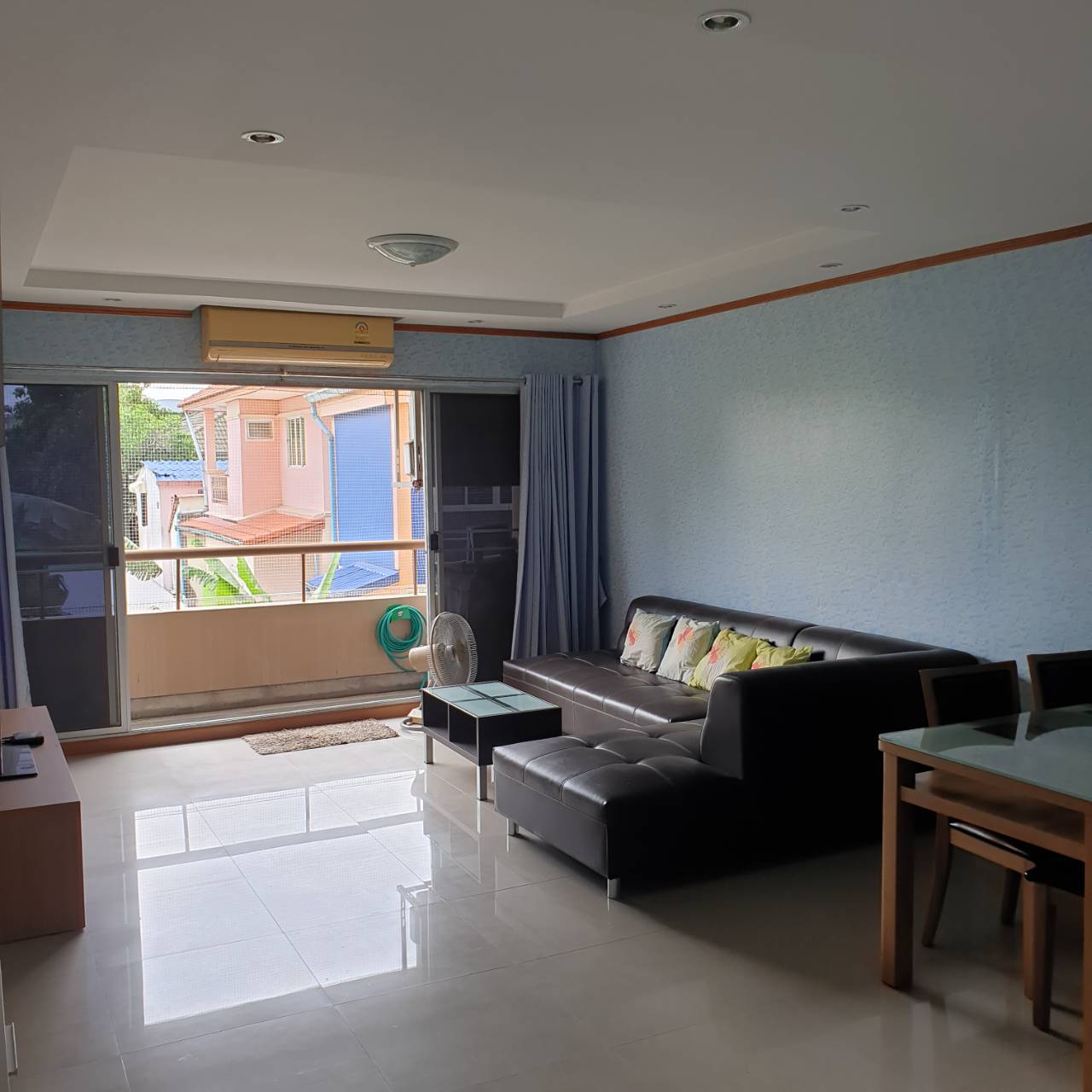 ขายห้องชุด GARDEN COURT CONDO ( คอนโดบ้านรวงข้าว )