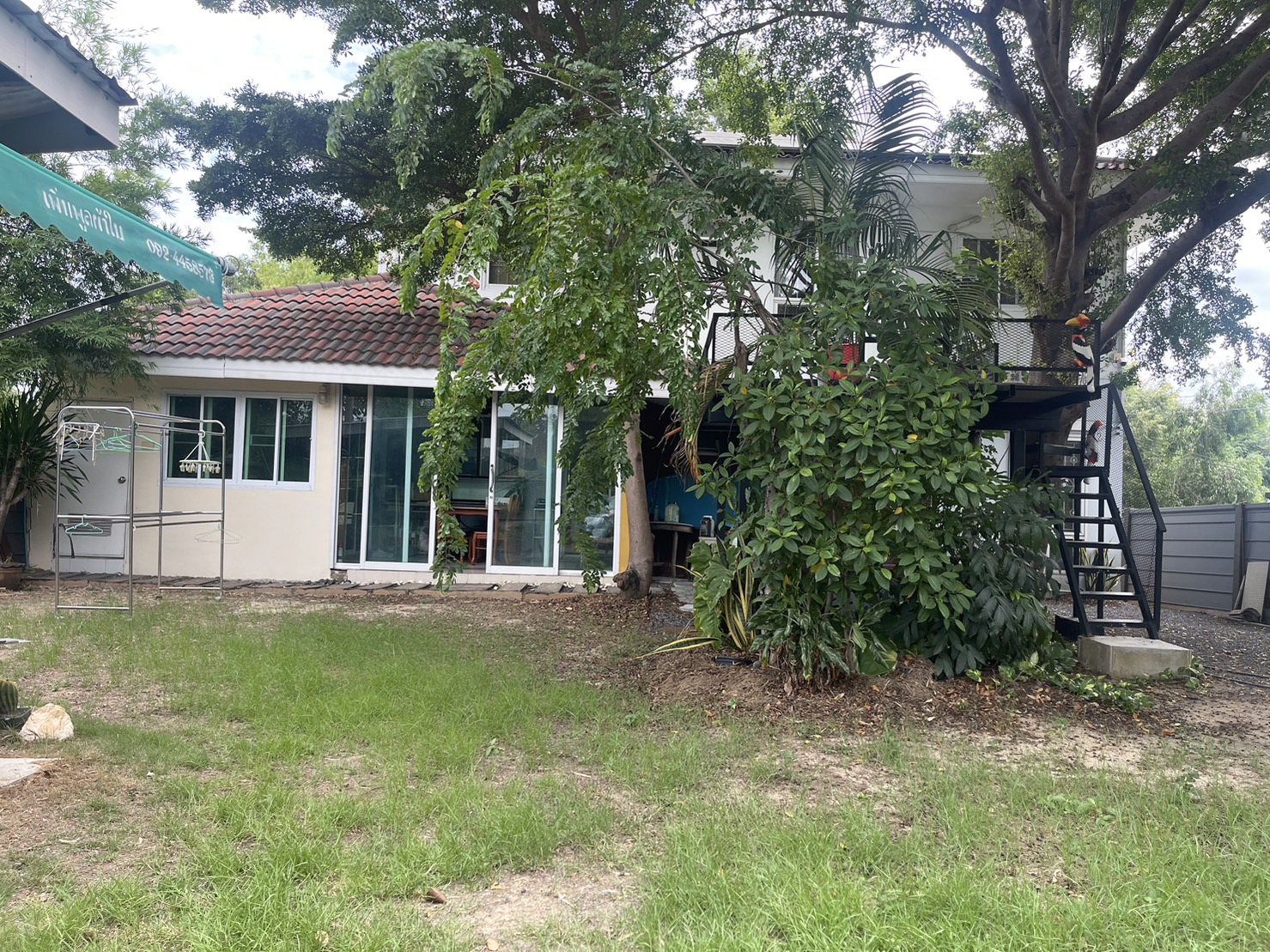 ขายบ้านเดี่ยวหลังใหญ่ ทำเลดี พร้อมอยู่ อ.คลองหลวง จ.ปทุมธานี ติดถนน 2 ด้าน กว้าง 30 เมตร เป็นหน้าบ้านทั้ง 2 ด้าน