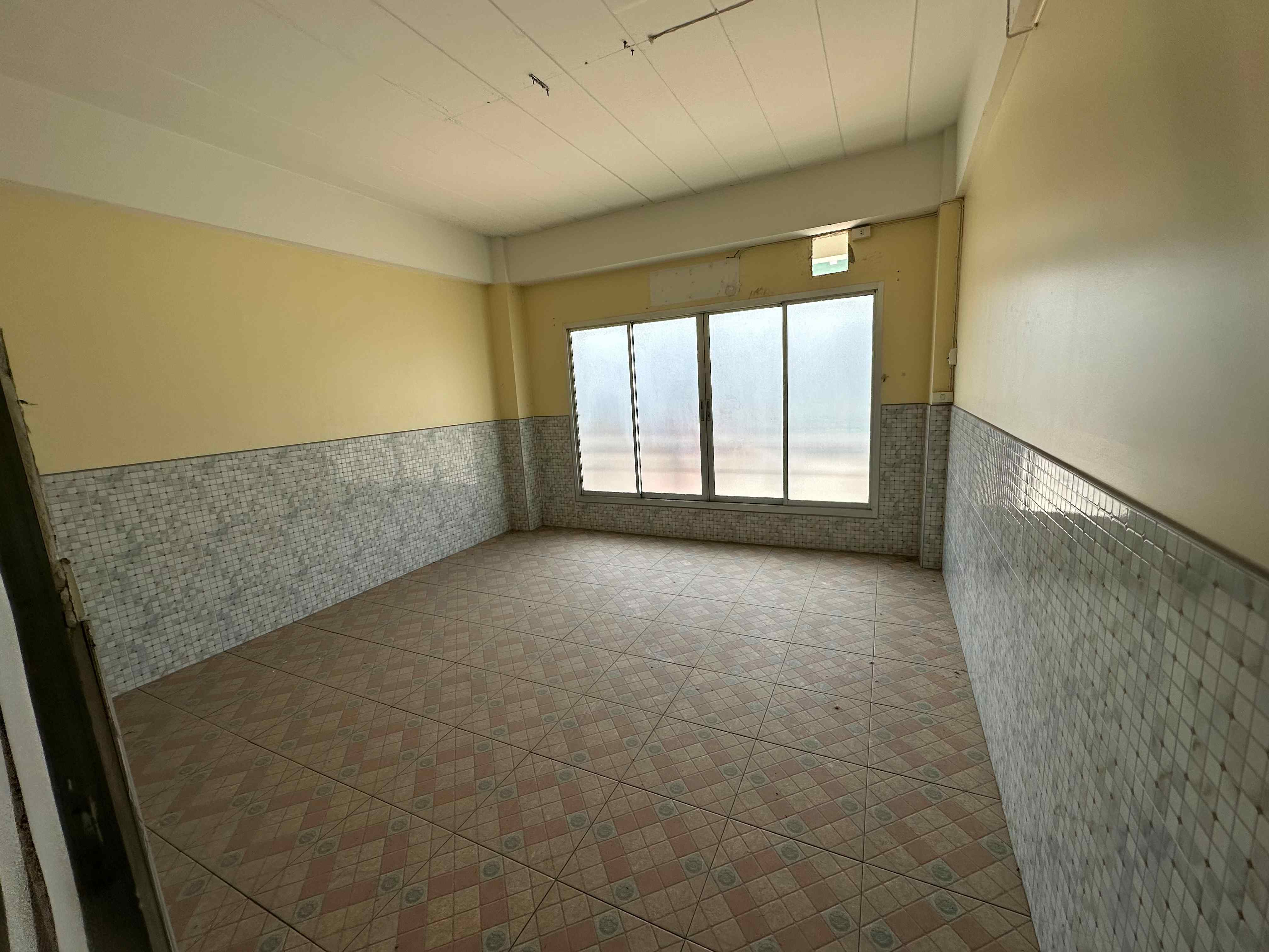 ขายอาคารพาณิชย์ 2คูหา ทะลุกัน โครงการเดอะไอยาราแชร์ 