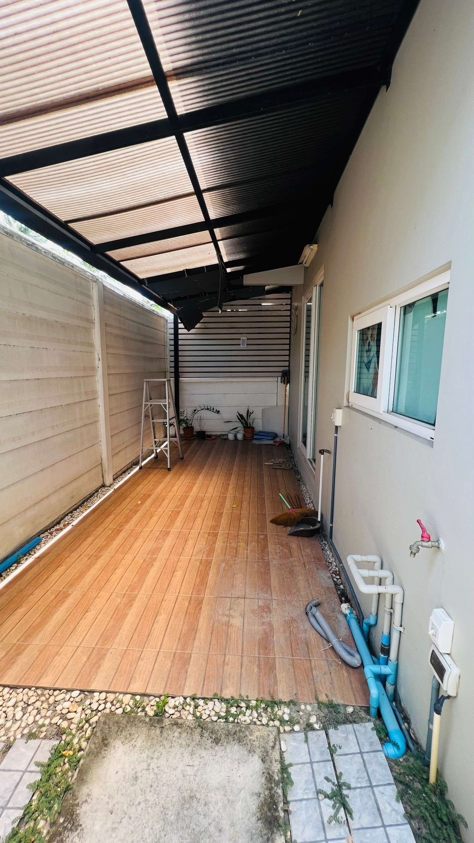 ขายบ้านเดี่ยว 2ชั้น โครงการอารียากาญจนาภิเษก - ราชพฤกษ์ สงบ น่าอยู่ ติดถนนเมน เดินทางสะดวก